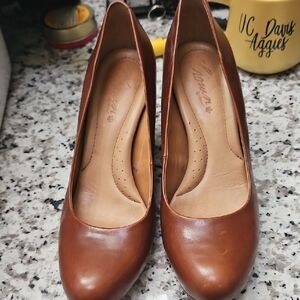 Crown By Born Tan Leather Women's Shoes Heels